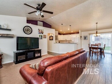 524 Seasons Ct, Nampa, ID 83686 - photo 4