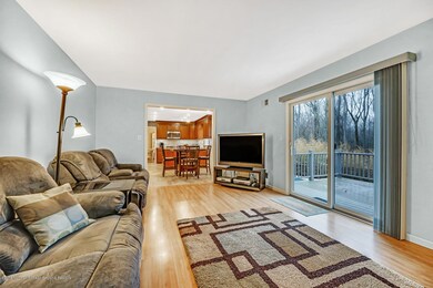 14 Rutherford Ct Jackson NJ-large-050-40