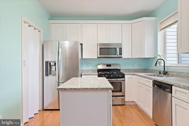 13055 Park Crescent Cir, Herndon, VA 20171 - photo 4