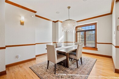 15805 Maple Dr, Urbandale, IA 50323 - photo 4