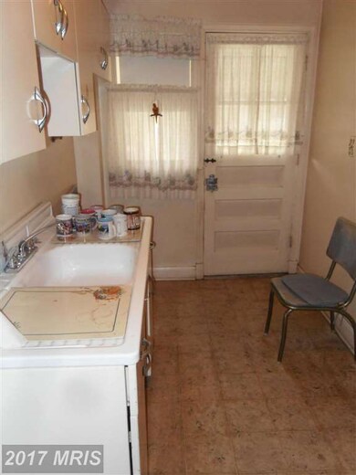 4119 Shannon Dr, Baltimore, MD 21213 - photo 6