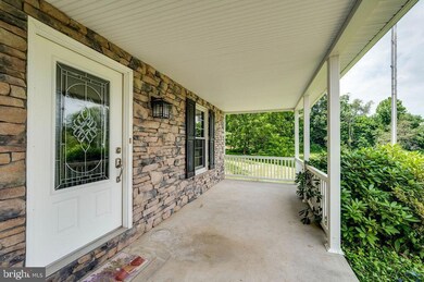 70 N Oneil St, Mohnton, PA 19540 - photo 3