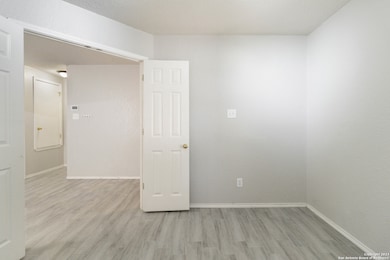 6734 Loma Vino, San Antonio, TX 78233 - photo 7