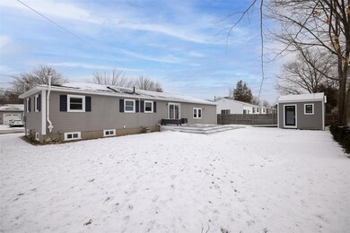 12 Suzanne Dr, Portsmouth, NH 03801 - photo 4