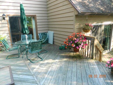 111 Mockingbird Ct, Bushkill, PA 18324 - photo 6