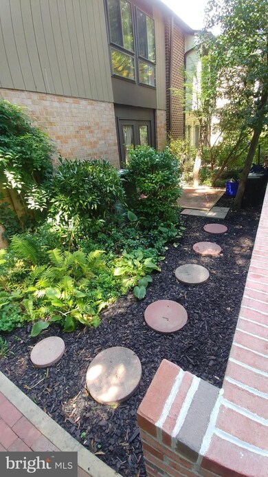 10740 Faulkner Ridge Cir, Columbia, MD 21044 - photo 2