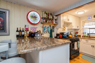 08_25E23rdSt_5_Kitchen_HiRes