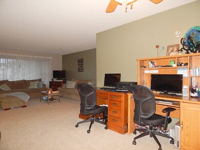 907 N Jefferson St, Ossian, IN 46777 - photo 5