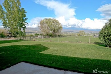 2005 S Methow St, Wenatchee, WA 98801 - photo 5