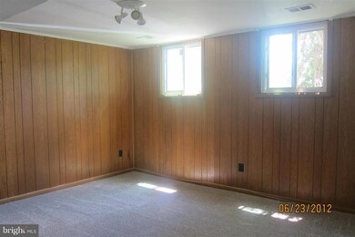 9548 Blake Ln, Fairfax, VA 22031 - photo 4