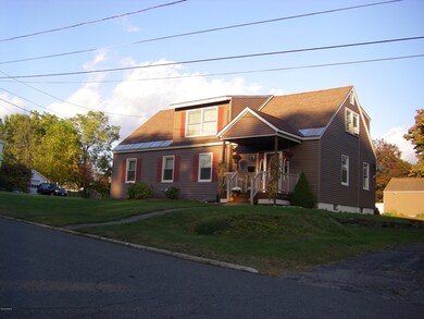 24 Beech St, North Adams, MA 01247 - photo 2