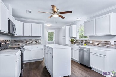Stainless Appliances, Smooth-top Stove, Movable Is