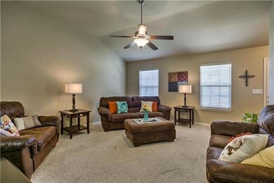 620 E Apache St, Gardner, KS 66030 - photo 5