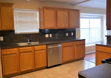 7251 Caracara Dr, Houston, TX 77040 - photo 4