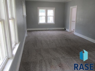 1907 W 6th St, Sioux City, IA 51103 - photo 4