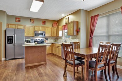 Kitchen / Eating Space