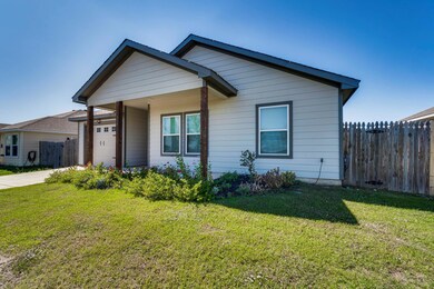 319 Blakney St, Cleburne, TX 76031 - photo 3