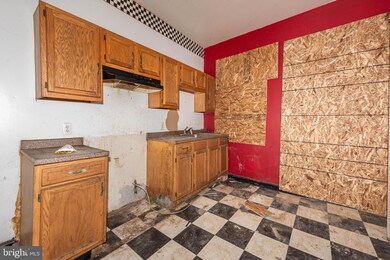 811 Appleton St, Baltimore, MD 21217 - photo 7