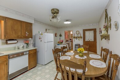 Kitchen / Dining