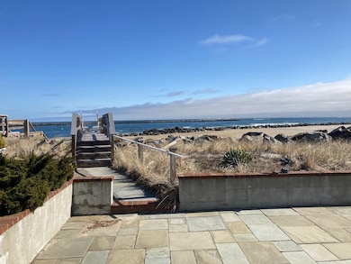 50 foot of waterfront on the Hampton River