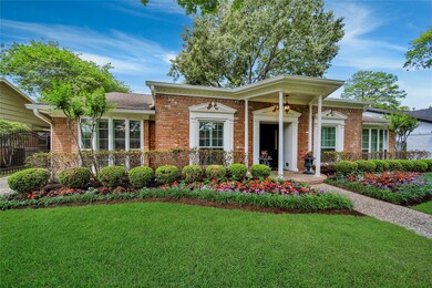 10046 Burgoyne Rd, Houston, TX 77042 - photo 3