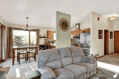 12_LivingDiningKitchen