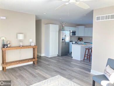 211 7th Ave SE, Clarion, IA 50525 - photo 4