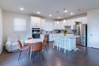 4006 Starbright St, Houston, TX 77018 - photo 4