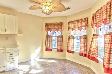 547 Petunia Ln N Manchester-large-008-Di