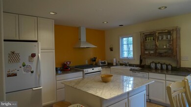 304 Transylvania Ave, Berkeley Springs, WV 25411 - photo 7