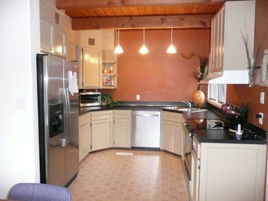 3507 Willapa Rd, Raymond, WA 98577 - photo 2