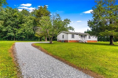 6216 Davis Mill Rd, Randleman, NC 27317 - photo 3