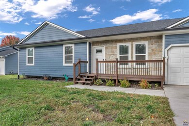 8739 Eagles Landing Dr, Manhattan, KS 66502 - photo 5