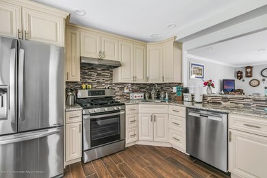 2 Alameda Ct, Eatontown, NJ 07724 - photo 2