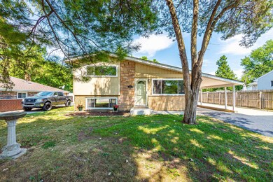 908 E Crockett Ave, Addison, IL 60101 - photo 4