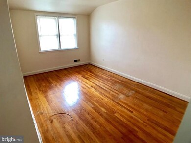 932 Palladi Dr, Halethorpe, MD 21227 - photo 7