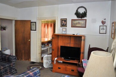 148 E. Allen St. Interior