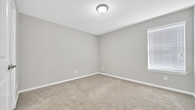 5756 Stuebner Airline Rd, Houston, TX 77091 - photo 4