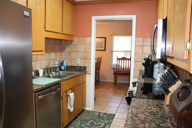 1224 Surry Place Dr, Cleburne, TX 76033 - photo 5