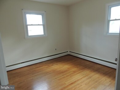 117 Edgemere Dr, Annapolis, MD 21403 - photo 2