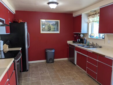 254 5th Ave, Gold Hill, OR 97525 - photo 2