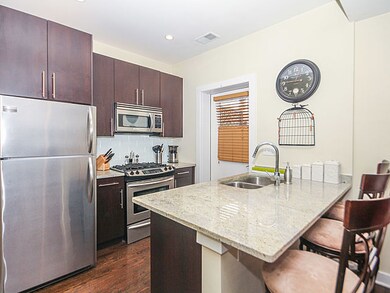 1510 W Roscoe St unit 2W, Chicago, IL 60657 - photo 2