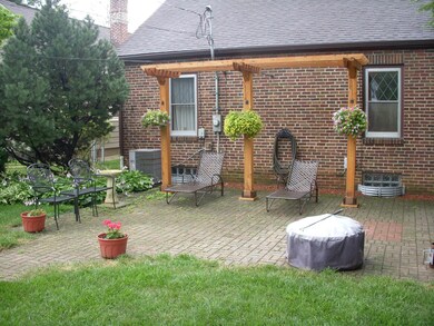 2422 Havenwood Dr N, Columbus, OH 43209 - photo 2