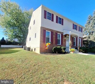 711 Oxford Ln, Wallingford, PA 19086 - photo 2