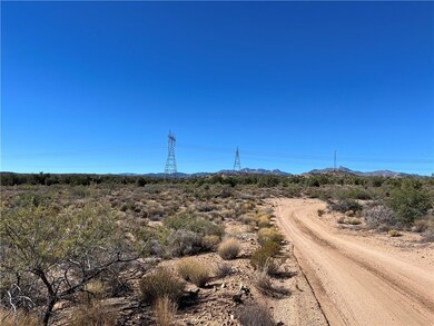 View of dirt / gravel road