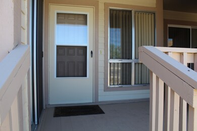 002_Front Entry Deck