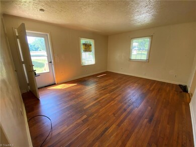 1301 Wise Ave, High Point, NC 27260 - photo 3