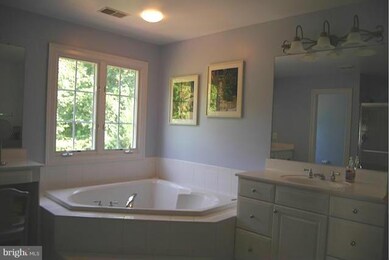 1924 Poole Ln, McLean, VA 22101 - photo 7