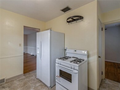 6805 University Ave, Windsor Heights, IA 50324 - photo 6