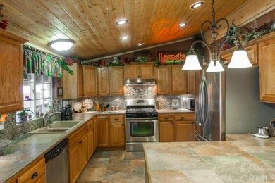 Updated kitchen, remodeled with stainless steel, t